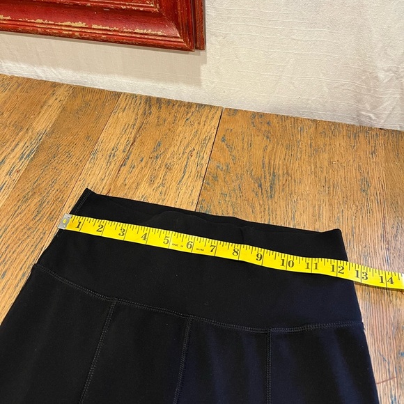 🖤 TNA black flare leggings with slit, size M - Picture 3 of 7